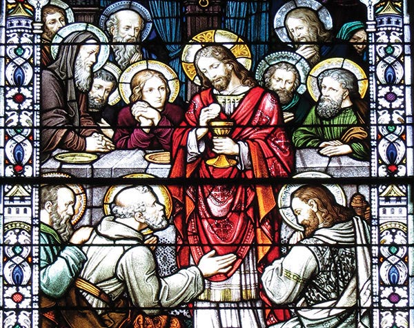 Los vitrales de la iglesia en Techny, que representa el establecimiento de la Eucaristía