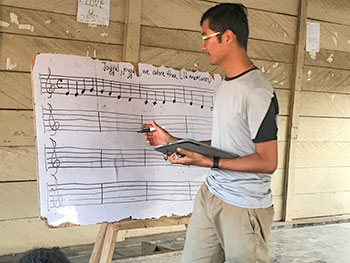 Vincent_Thi_Nguyen_Teaching_Music.jpg