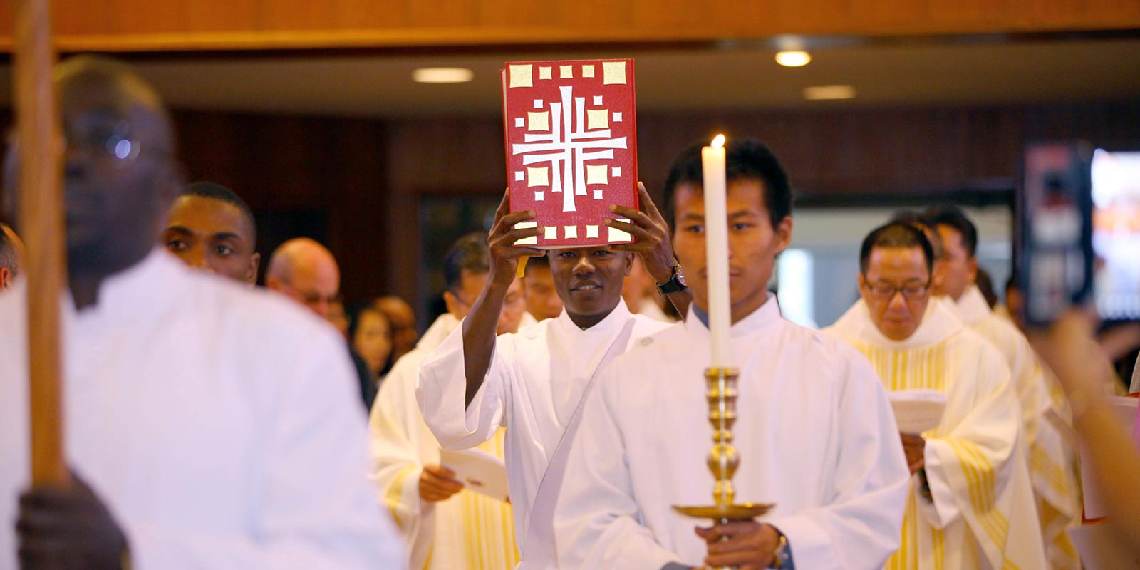 Priests and seminarians celebrate Mass at Divine Word College in Techny, Illinois – Society of the Divine Word