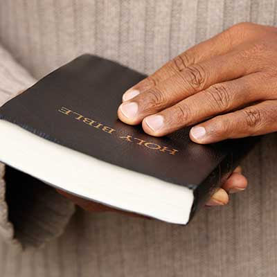 Hand_Holding_Bible_v2.jpg